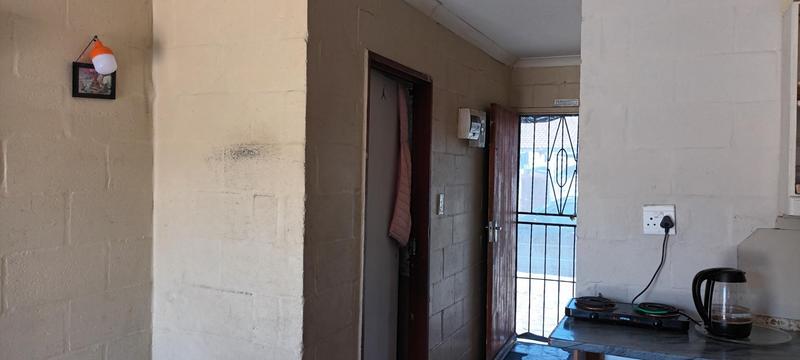 2 Bedroom Property for Sale in Pelikan Park Western Cape